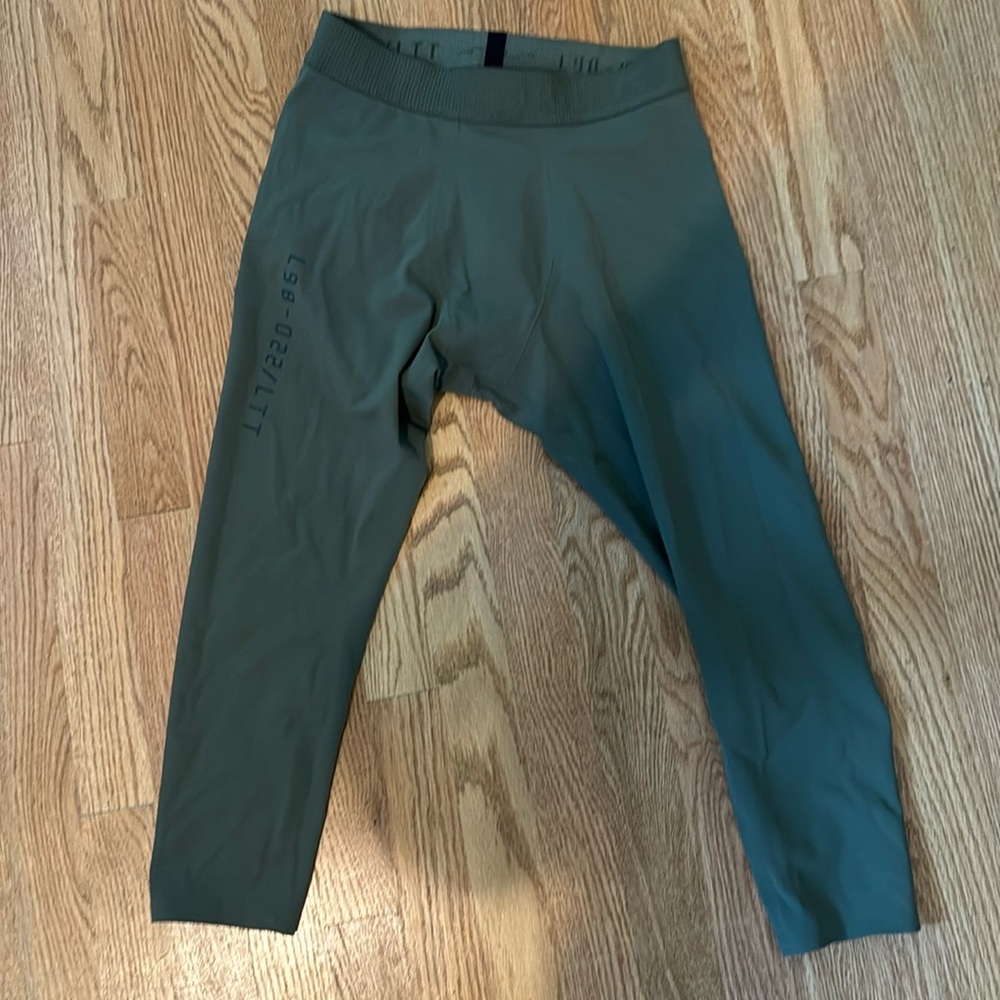 Lululemon men’s tights, 3/4 length, size L